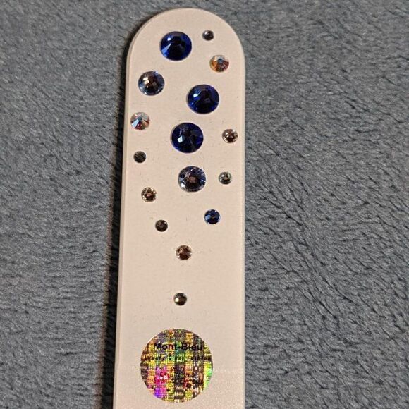🆕7.5" White Czech Crystal Nail File W/BEAUTIFUL LIGHT & DARK BLUE SWAROV… - Picture 1 of 6
